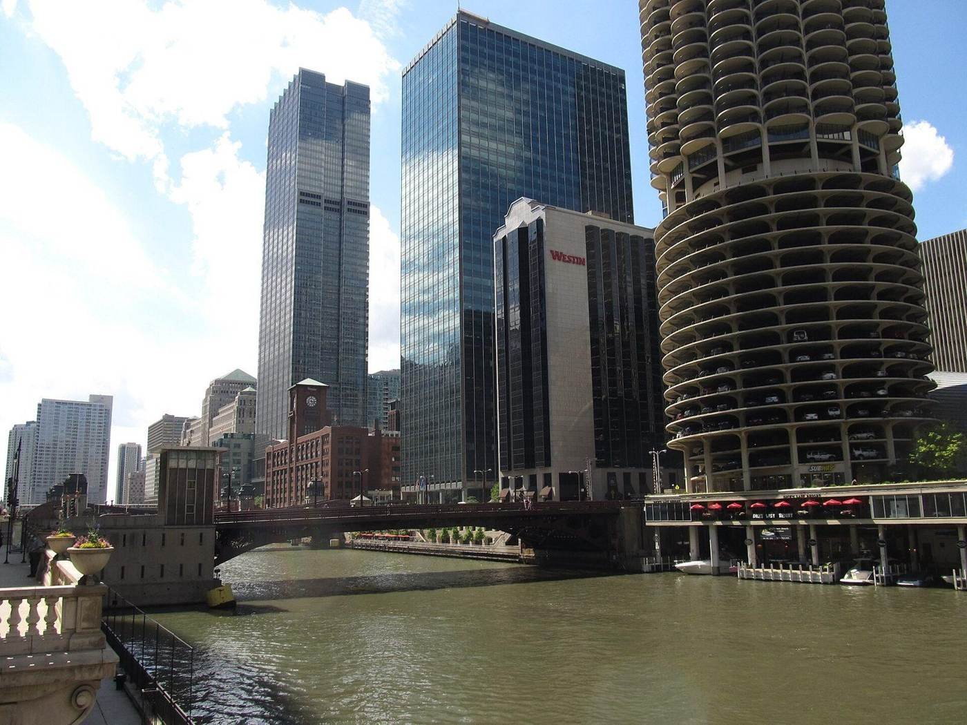 Marina City and River North towers along the Chicago River